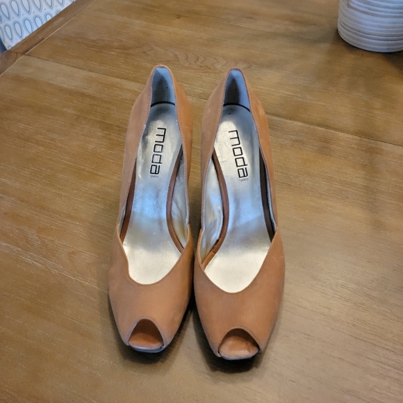 Women's shoes, Size 9 1/2, Tan - Picture 5 of 5